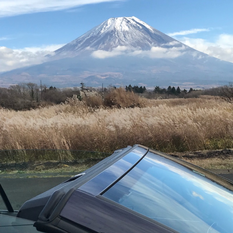 富士山とクルマ・ゴルフカブリオレ